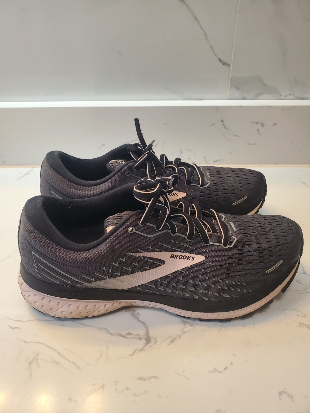 Brooks Women's Navy and White Running Shoes Us9